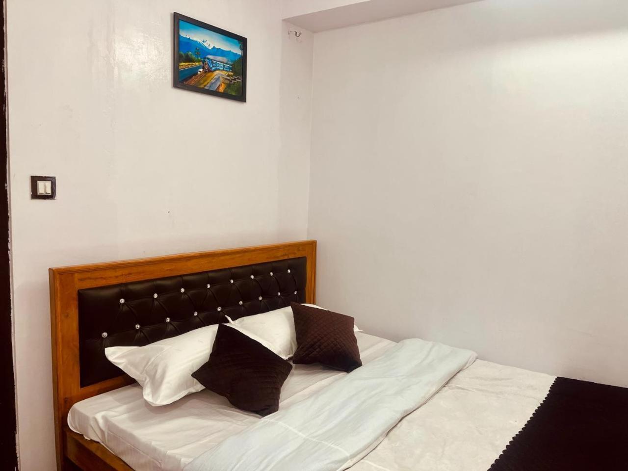 Forest Lodge - 80 Mts From Mall Road Дарджилинг Экстерьер фото
